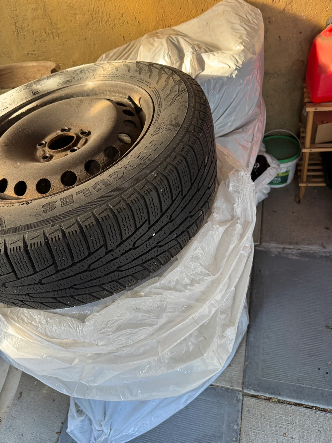Hercules 215/65R16 102R Winter Tires with Steel Rims