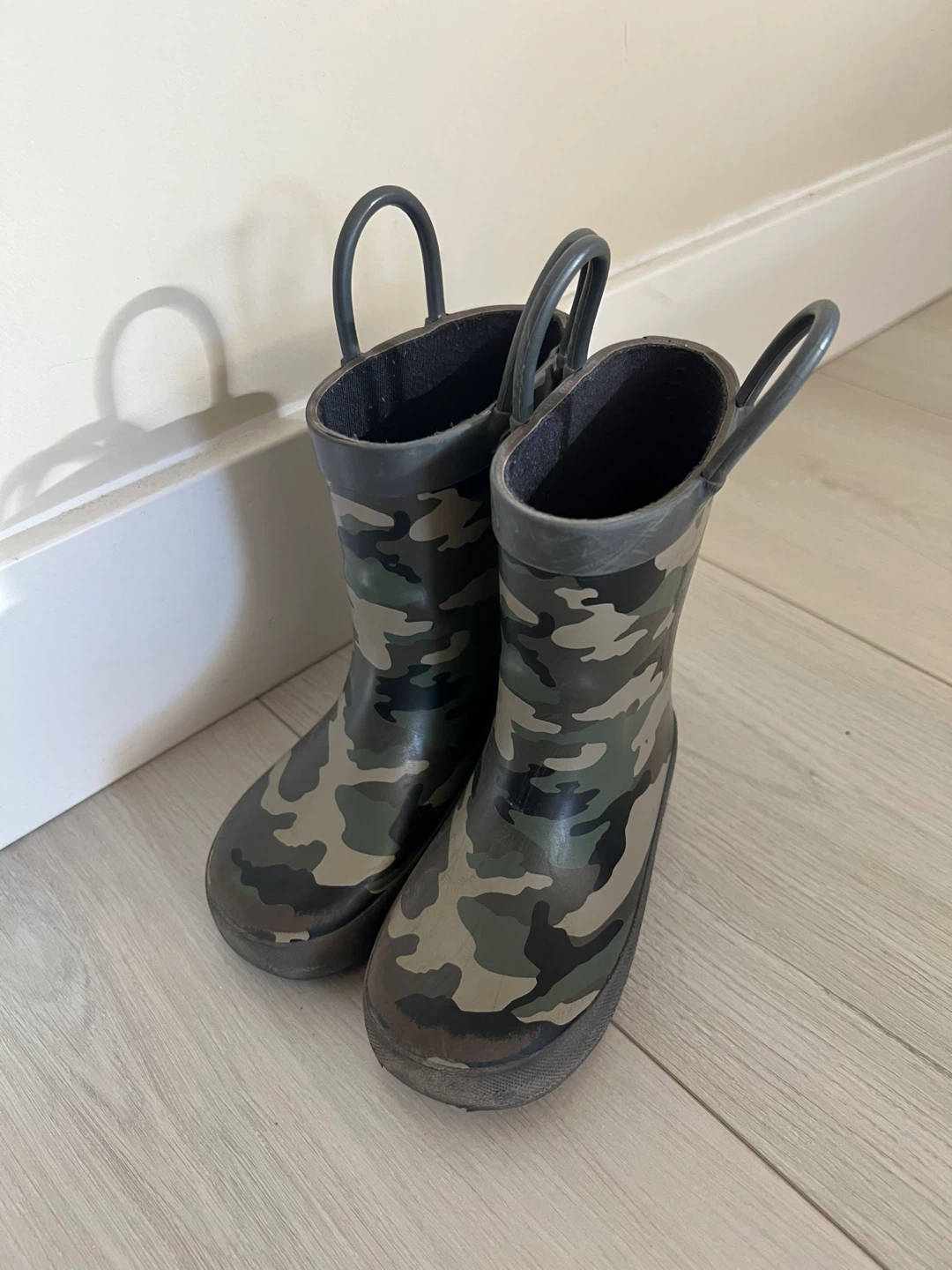 Kids Rain Boots Size 5