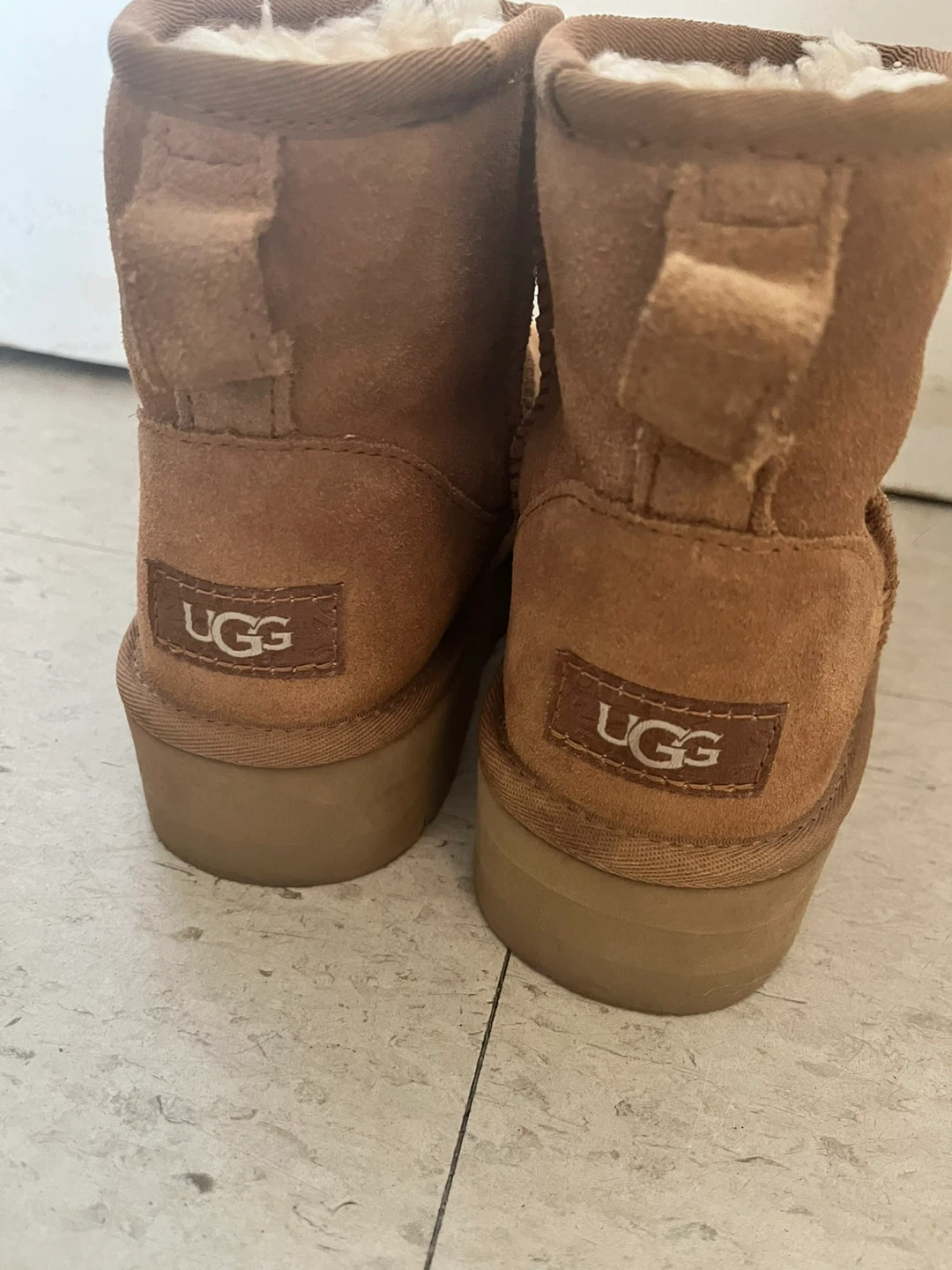 UGG Classic Mini Boots Size 2 - photo 2