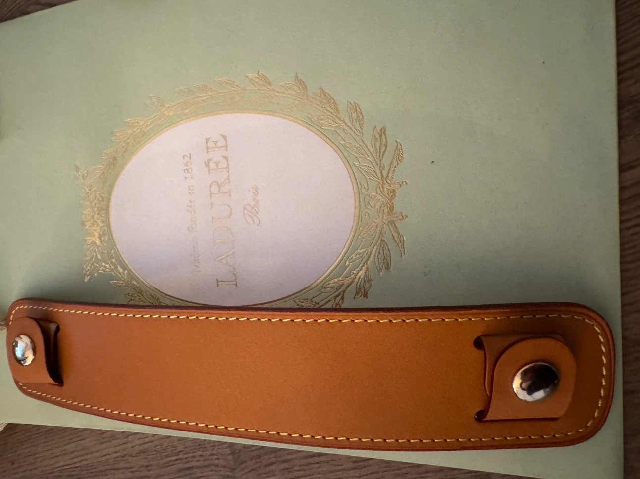 Louis Vuitton leather Shoulder Pad for Strap - photo 2
