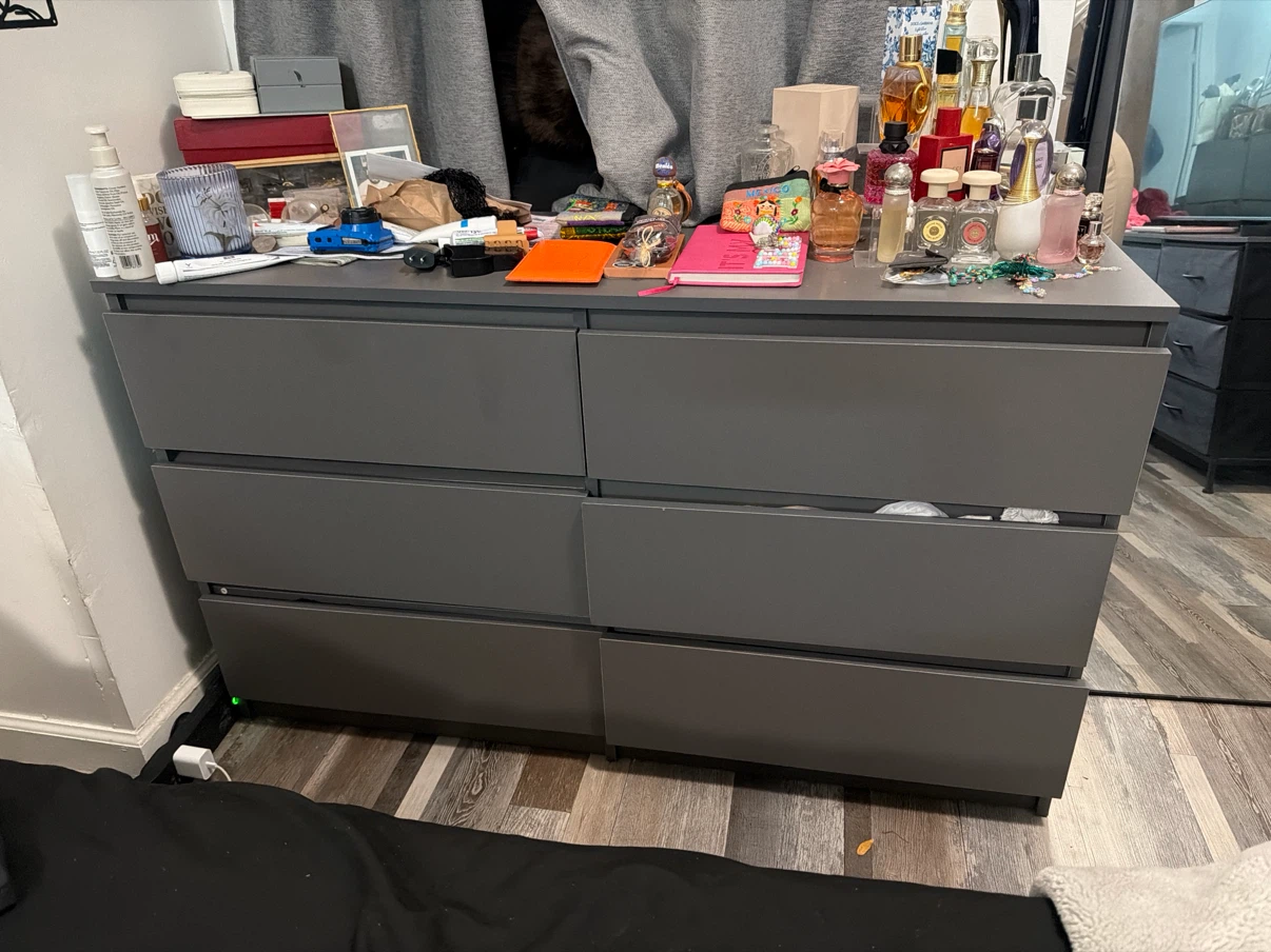 6-Drawer Dresser
