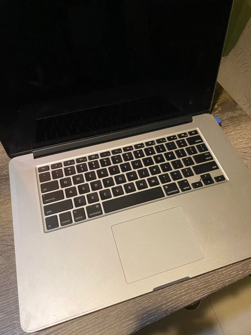 MacBook Pro Retina 15-inch Mid 2015 - photo 2