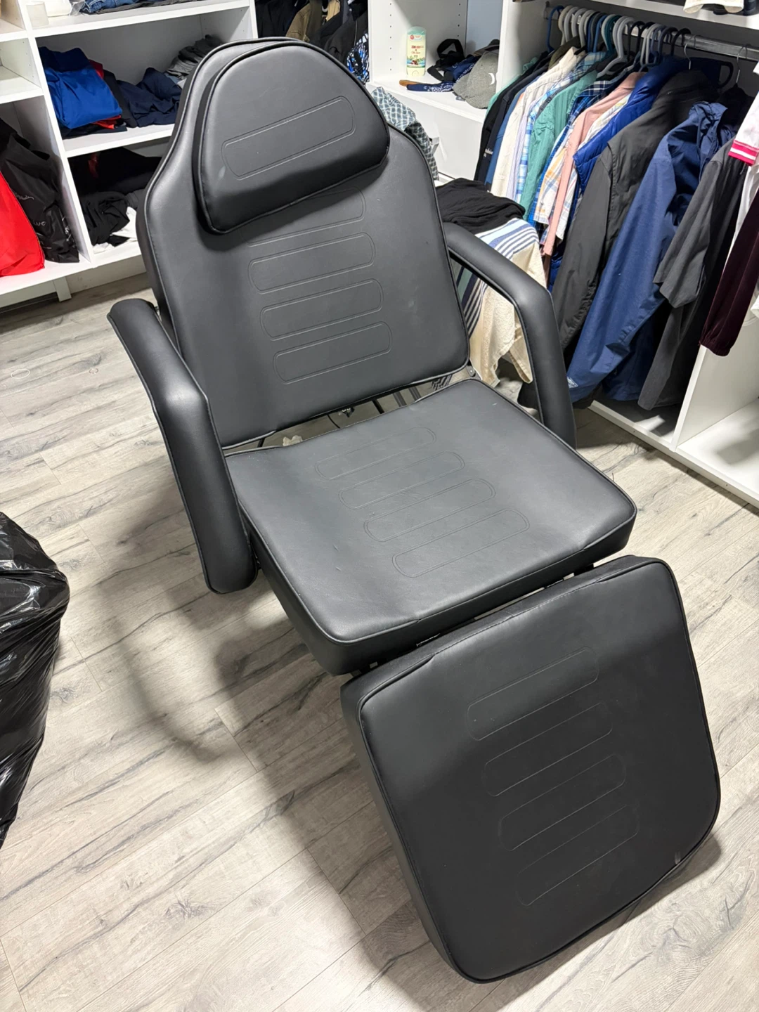 Black Reclining Esthetician Bed