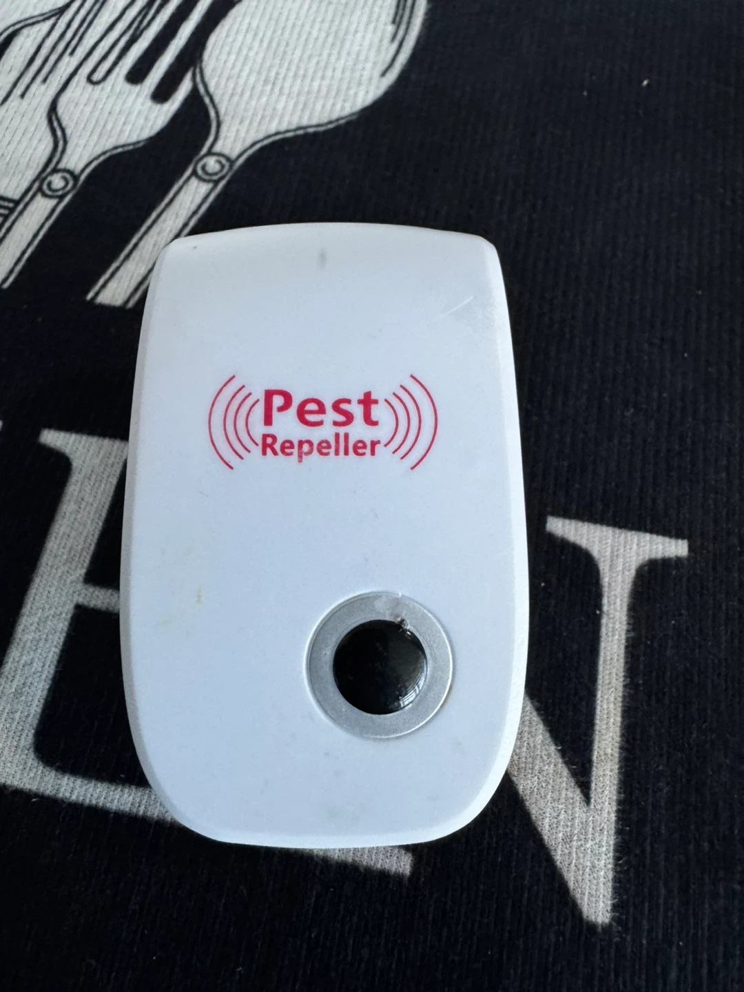 Electronic Ultrasonic Pest Repeller - photo 3