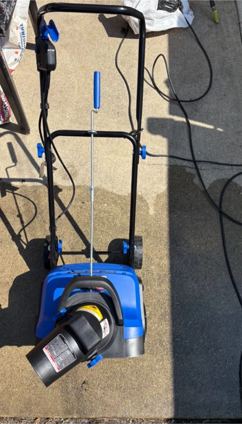 Electric snowblower like new - photo 2