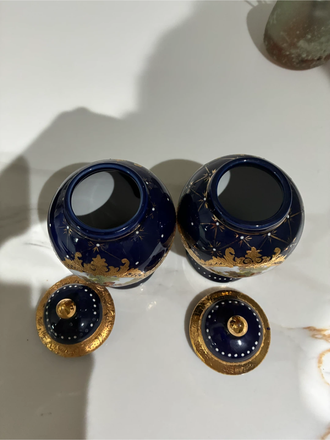 Set of Two Cobalt Blue Fragonard Porcelain Jars - photo 2