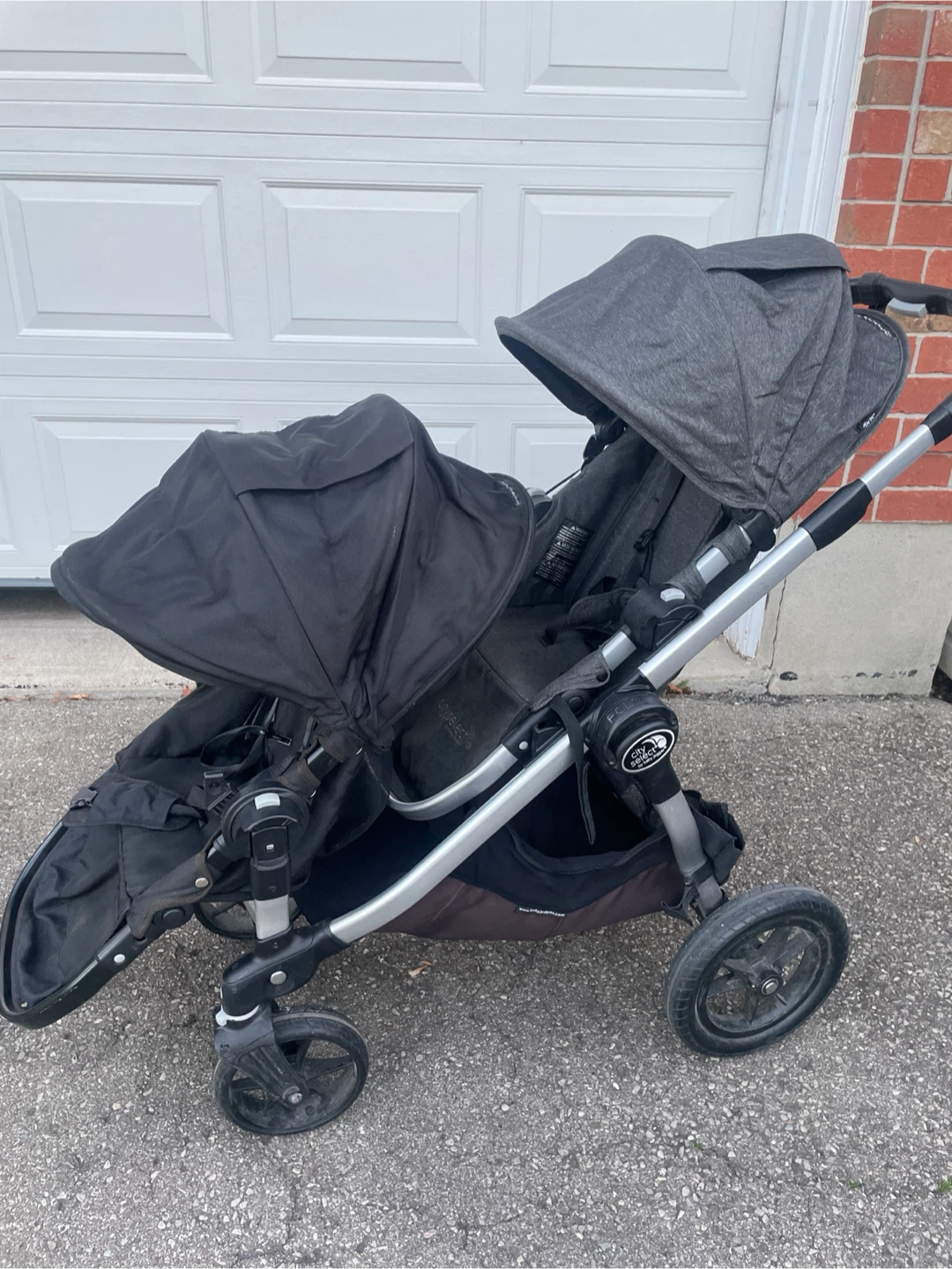 Baby Jogger City Select Double Stroller - 2 Seats and 2 Trays - photo 2