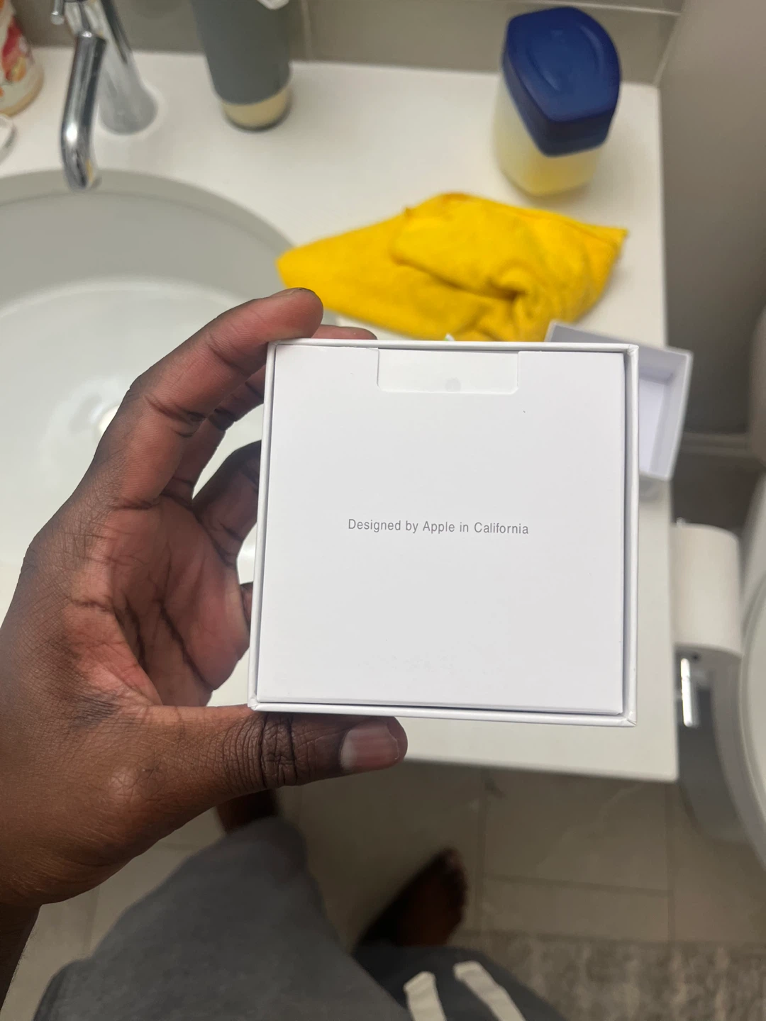 Apple AirPods Pro 2nd Generation with MagSafe Case (USB-C) - photo 2
