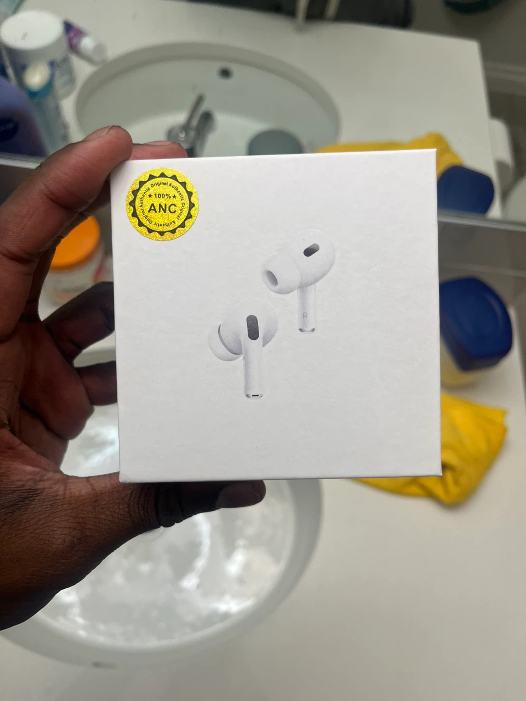 Apple AirPods Pro 2nd Generation with MagSafe Case (USB-C) - photo 4
