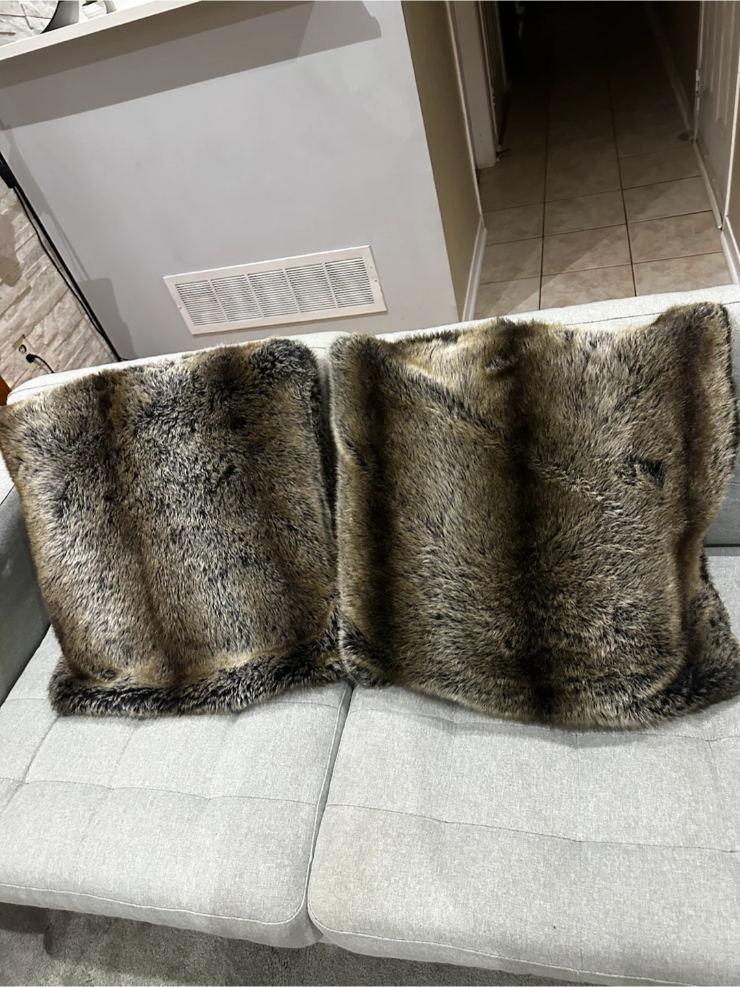 2 Indigo Faux Fur Throw Pillows - photo 3