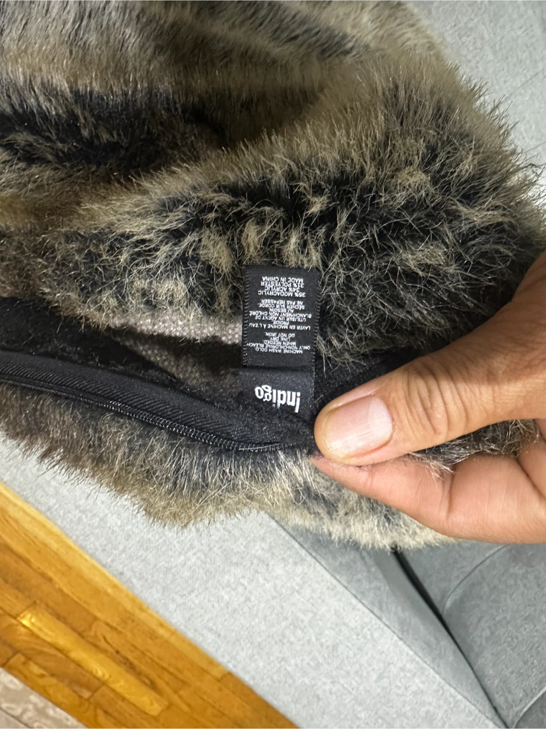 2 Indigo Faux Fur Throw Pillows - photo 5