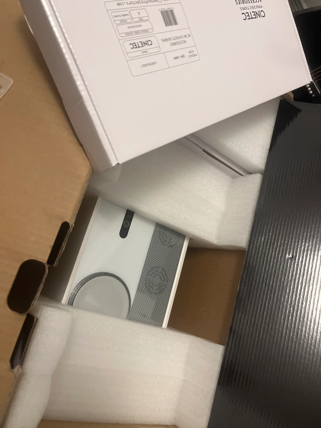 QBR-1000 8K Projector - photo 4