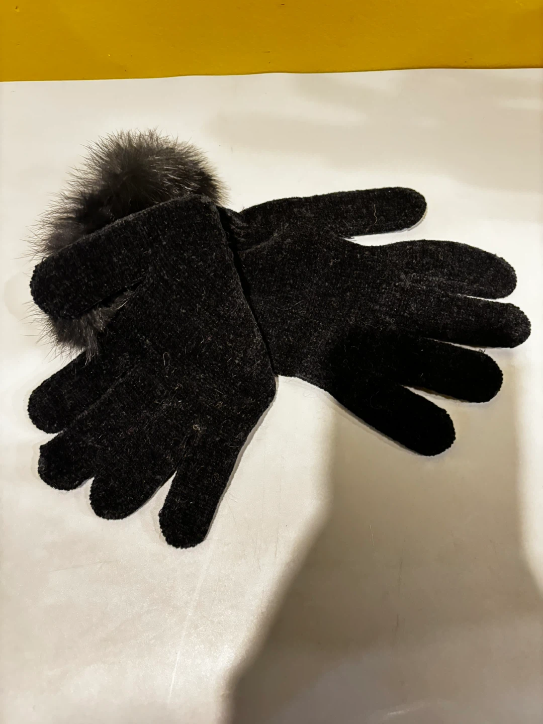 XOC Winter Collection Faux Fur Cuff Gloves - photo 4