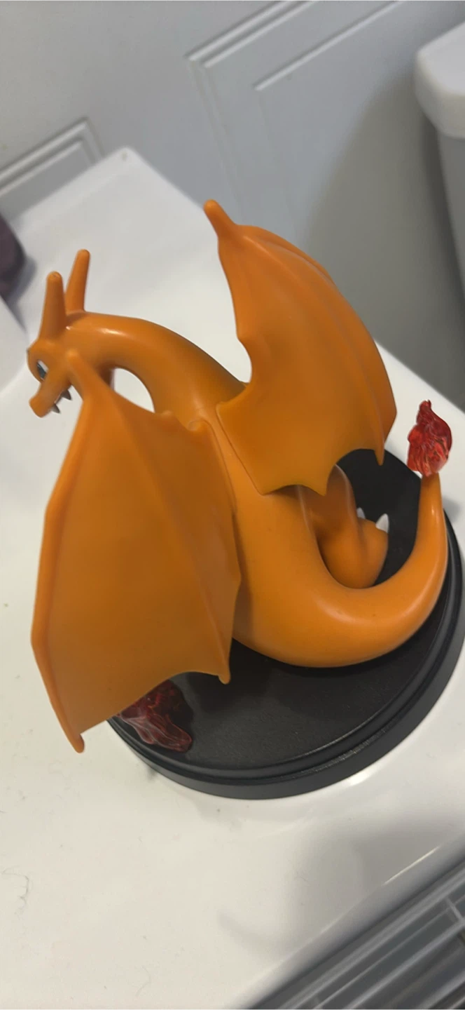 Pokemon Charizard Figure