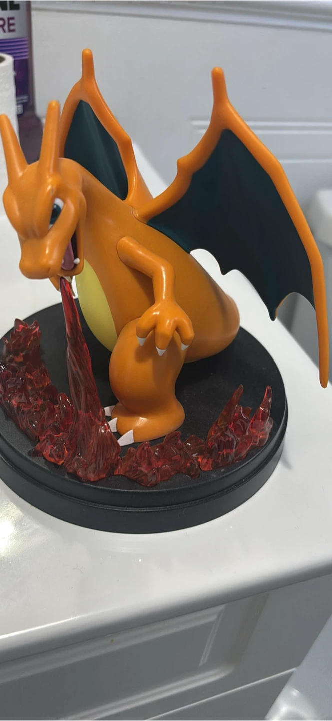 Pokemon Charizard Figure - photo 2