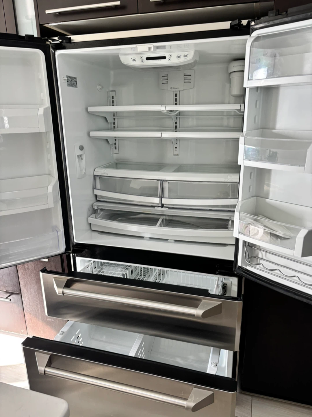 GE Monogram Refrigerator FOR PARTS - photo 5