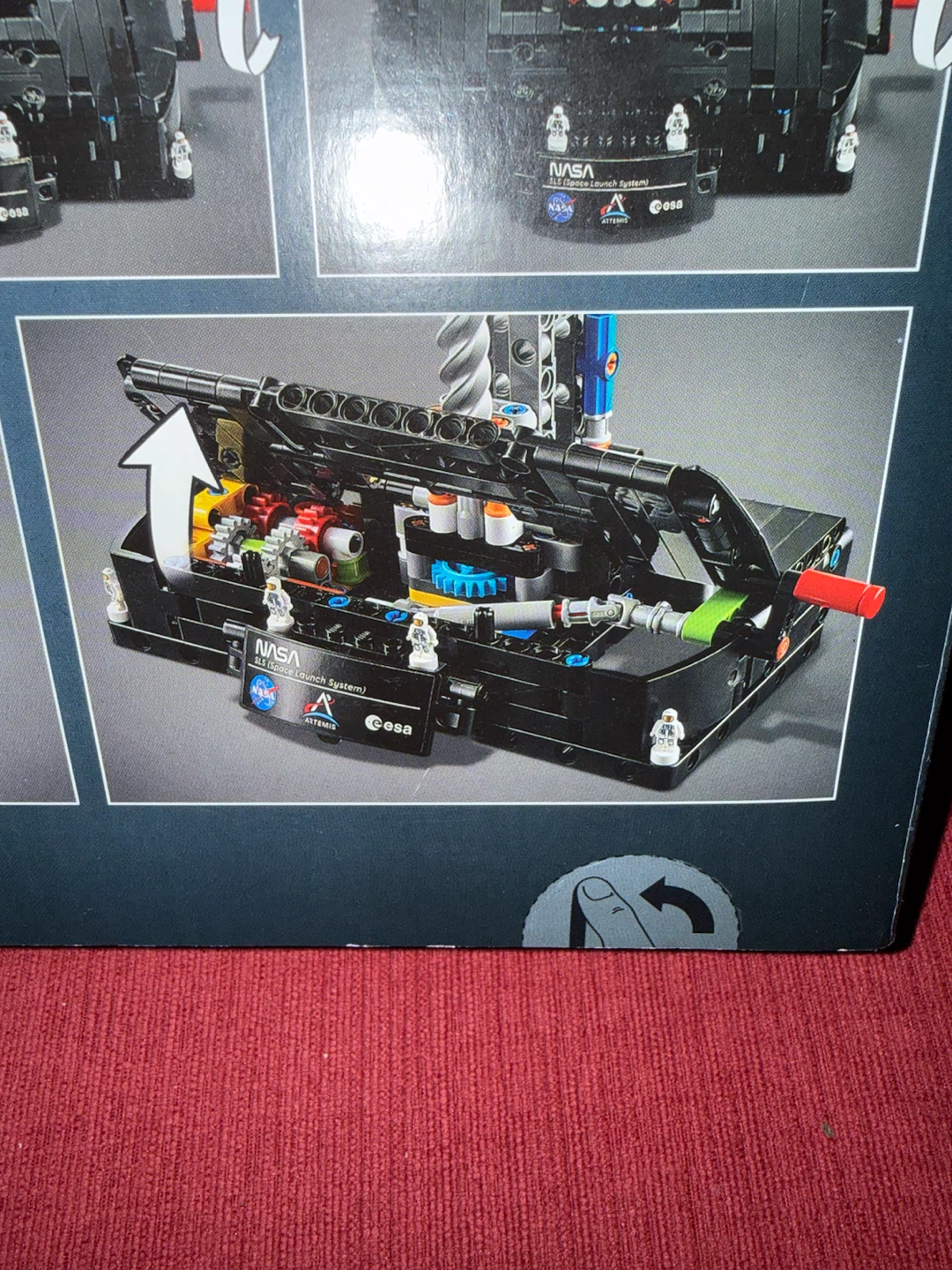 Lego Technic NASA Artemis Space Launch System Rocket 42221 - photo 3