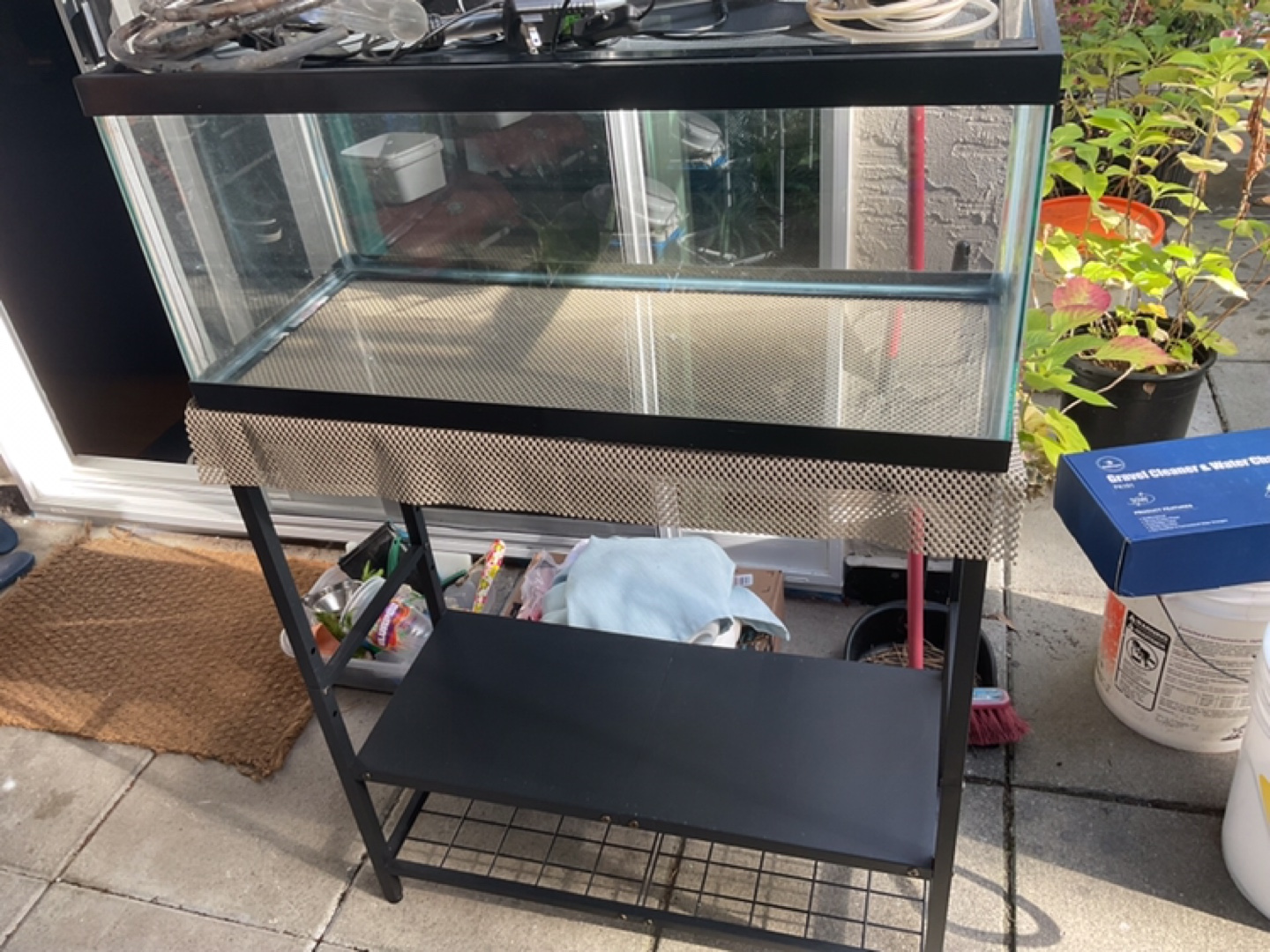 Aquarium tank 20 gallons with 3 tier stand and accessories