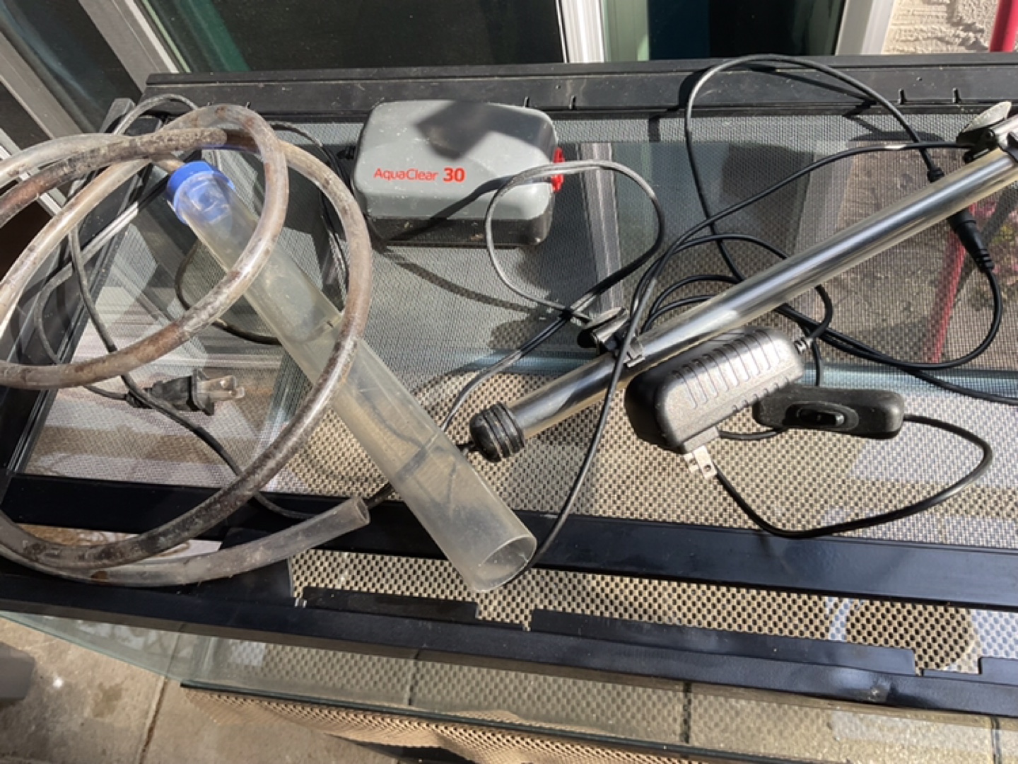 Aquarium tank 20 gallons with 3 tier stand and accessories - photo 3