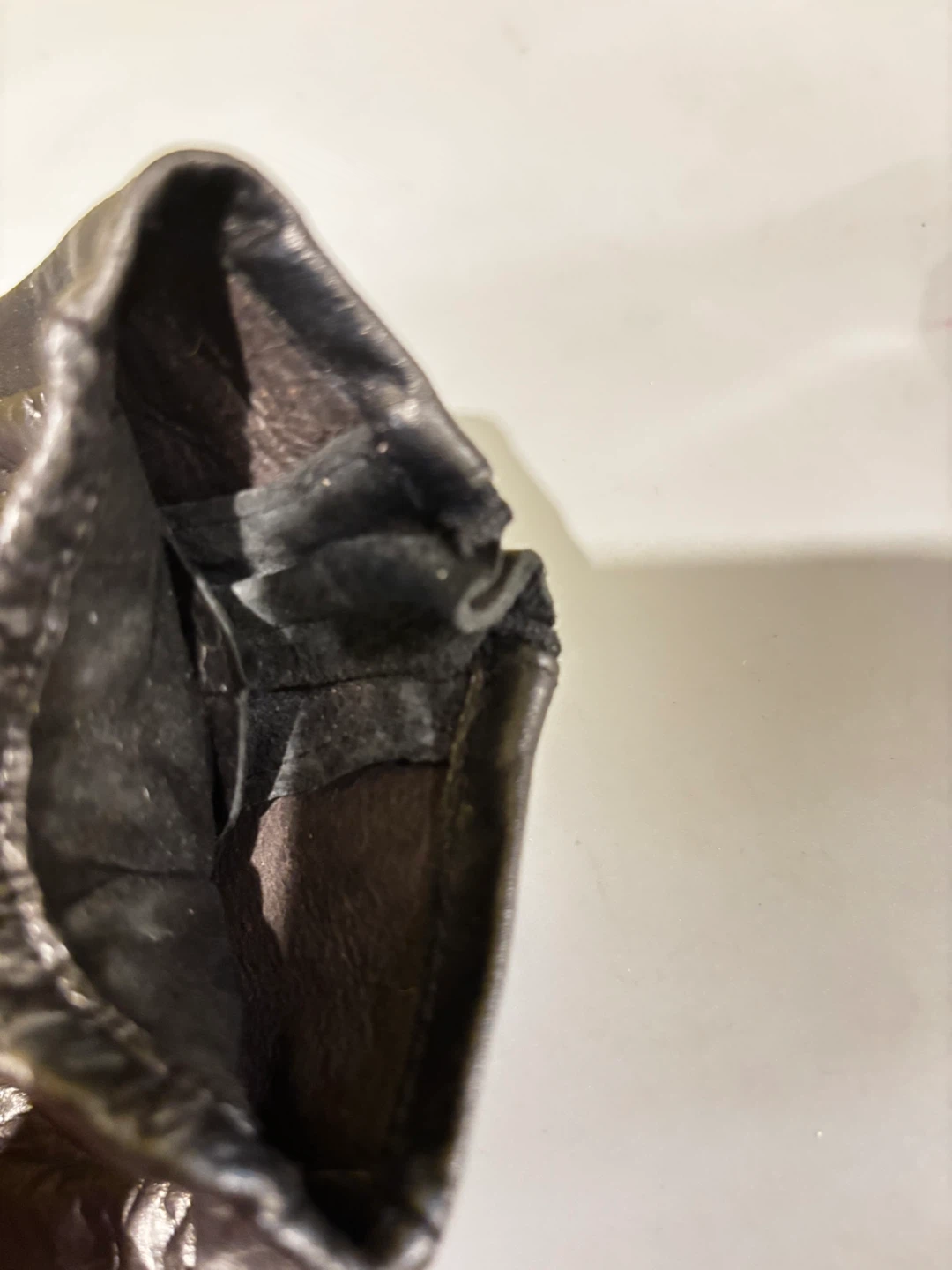 Black faux leather gloves with gold-tone zippers - photo 5