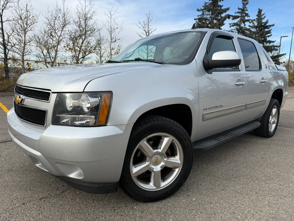 2013 Chevrolet Avalanche LT *96k*