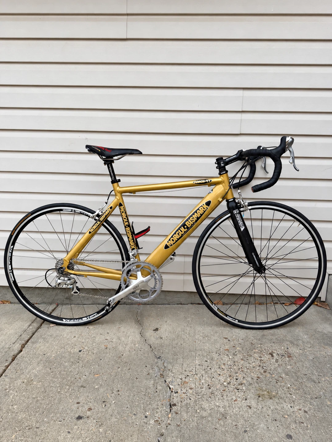 MORGUL BISMARK MANX TT ROAD BIKE IN STRIKING GOLD.