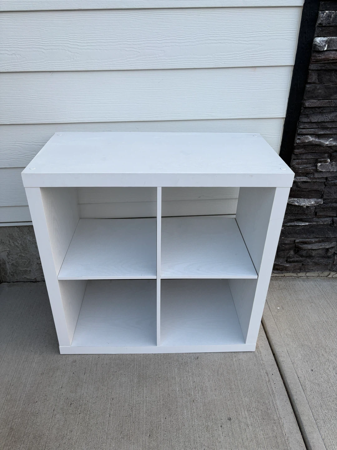 cubic shelf 2x2