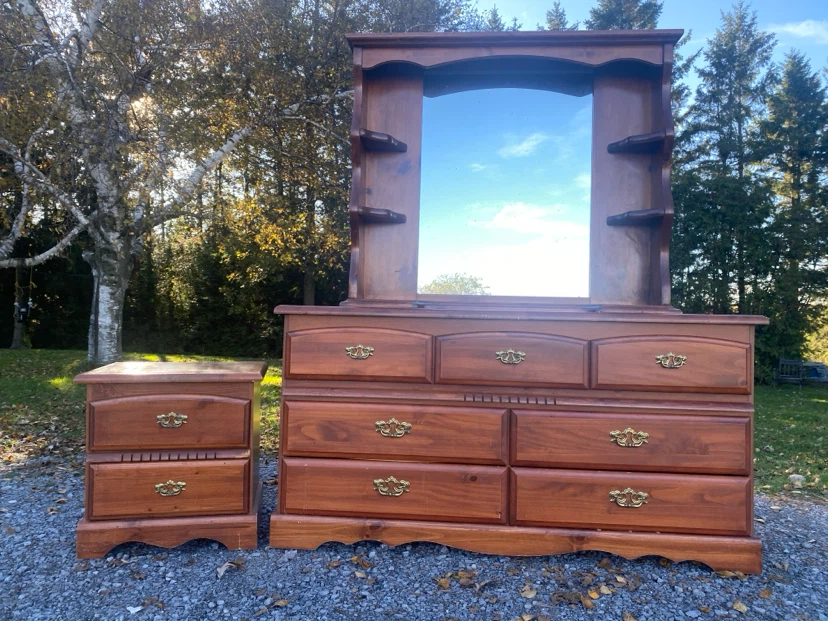 Dynamic Corp Vintage Dresser / Nightstand Set (CAN DELIVER)