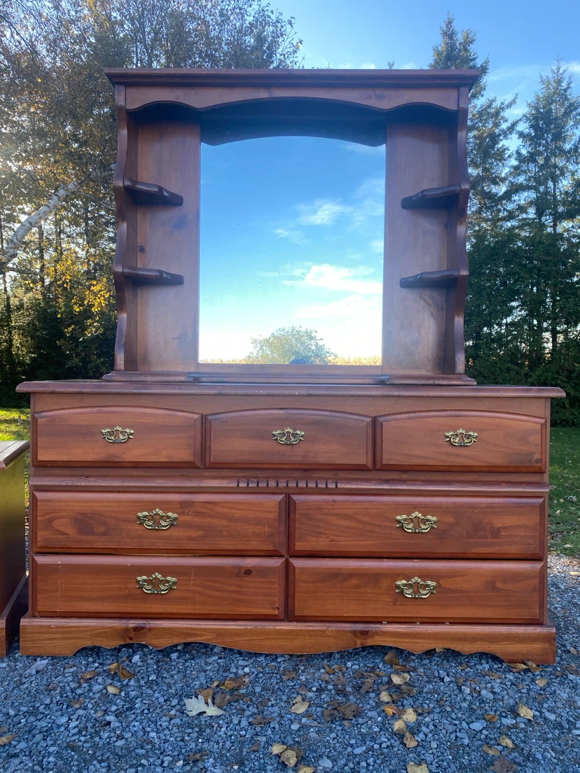 Dynamic Corp Vintage Dresser / Nightstand Set (CAN DELIVER) - photo 4