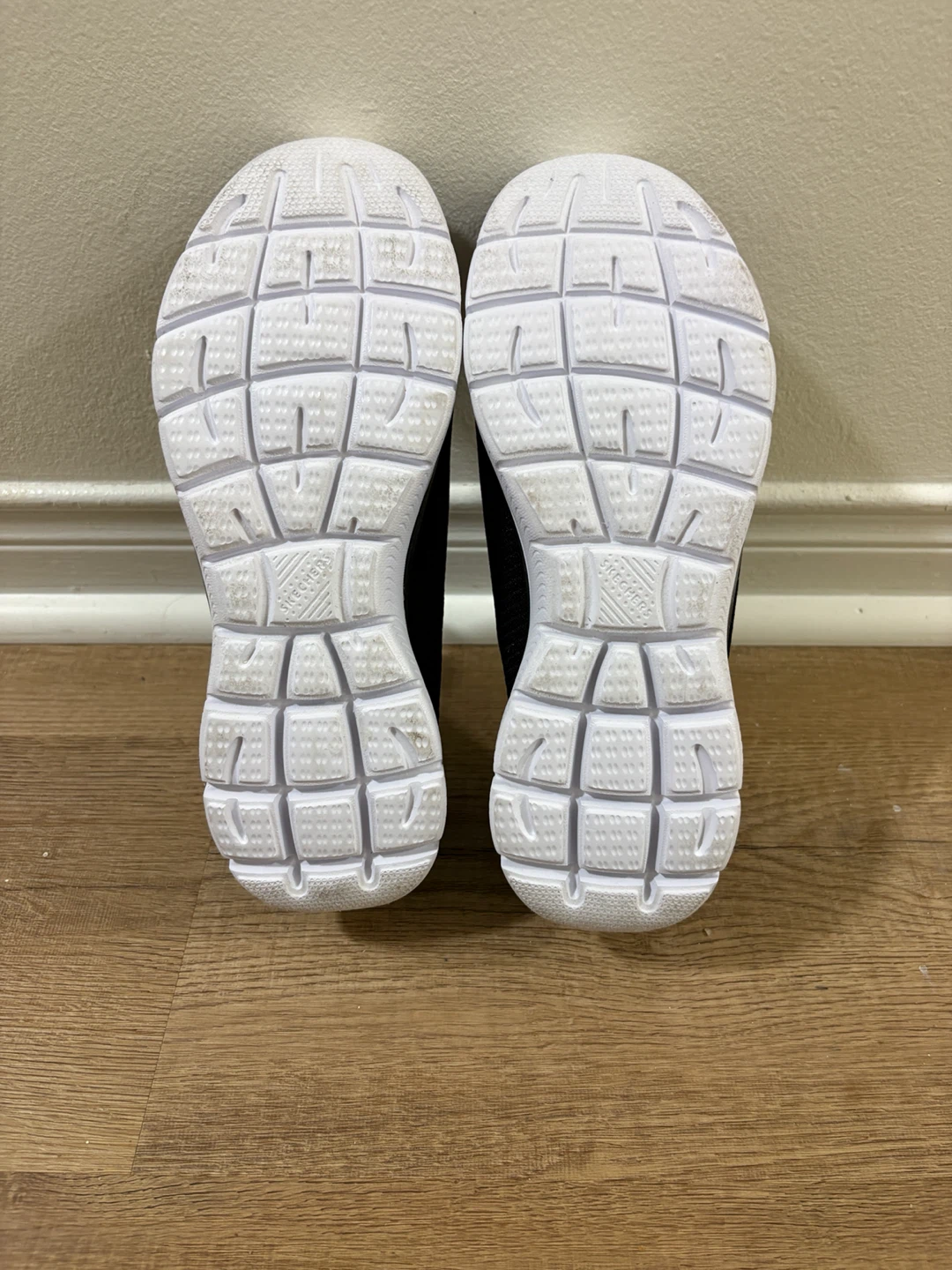NEW Skechers Women’s Summits Bungee Slip-On Memory Foam Sneakers - photo 4