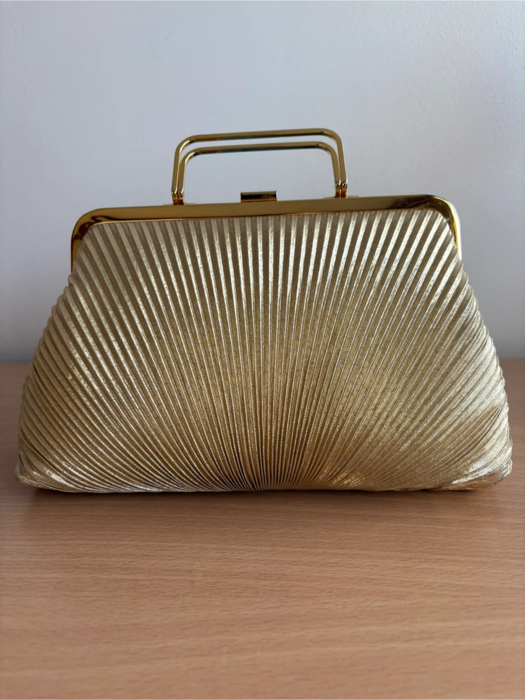 Vintage Gold Pleated Clutch Handbag - photo 2