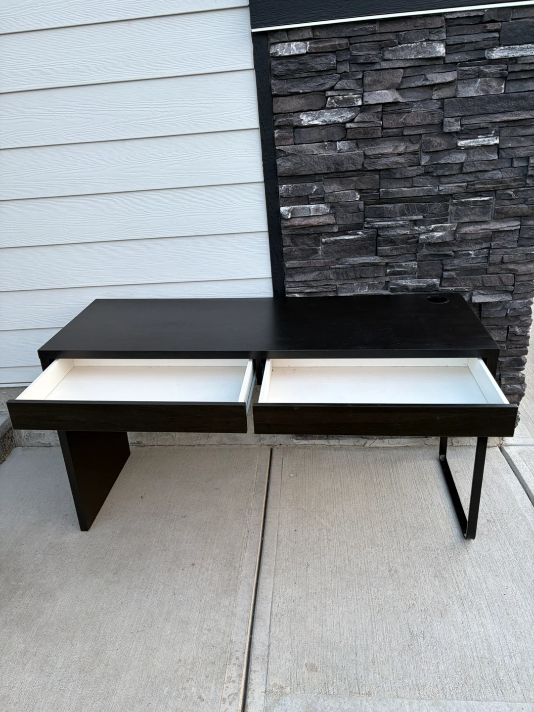 IKEA MICKE desk with 2 drawers - photo 2