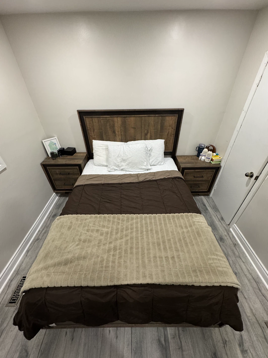 Rustic Wood Bed Frame and Two Nightstands - photo 2