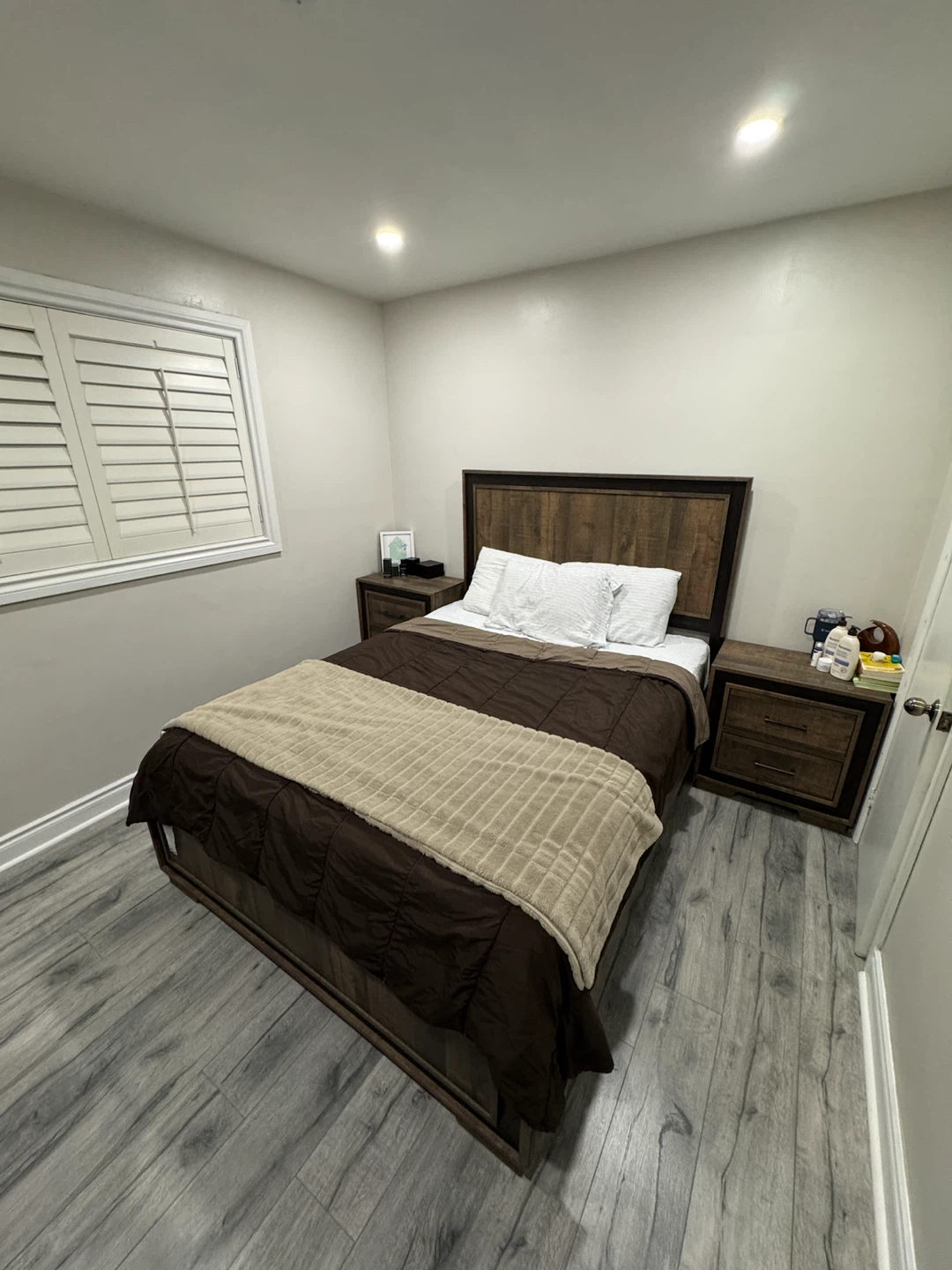 Rustic Wood Bed Frame and Two Nightstands - photo 4