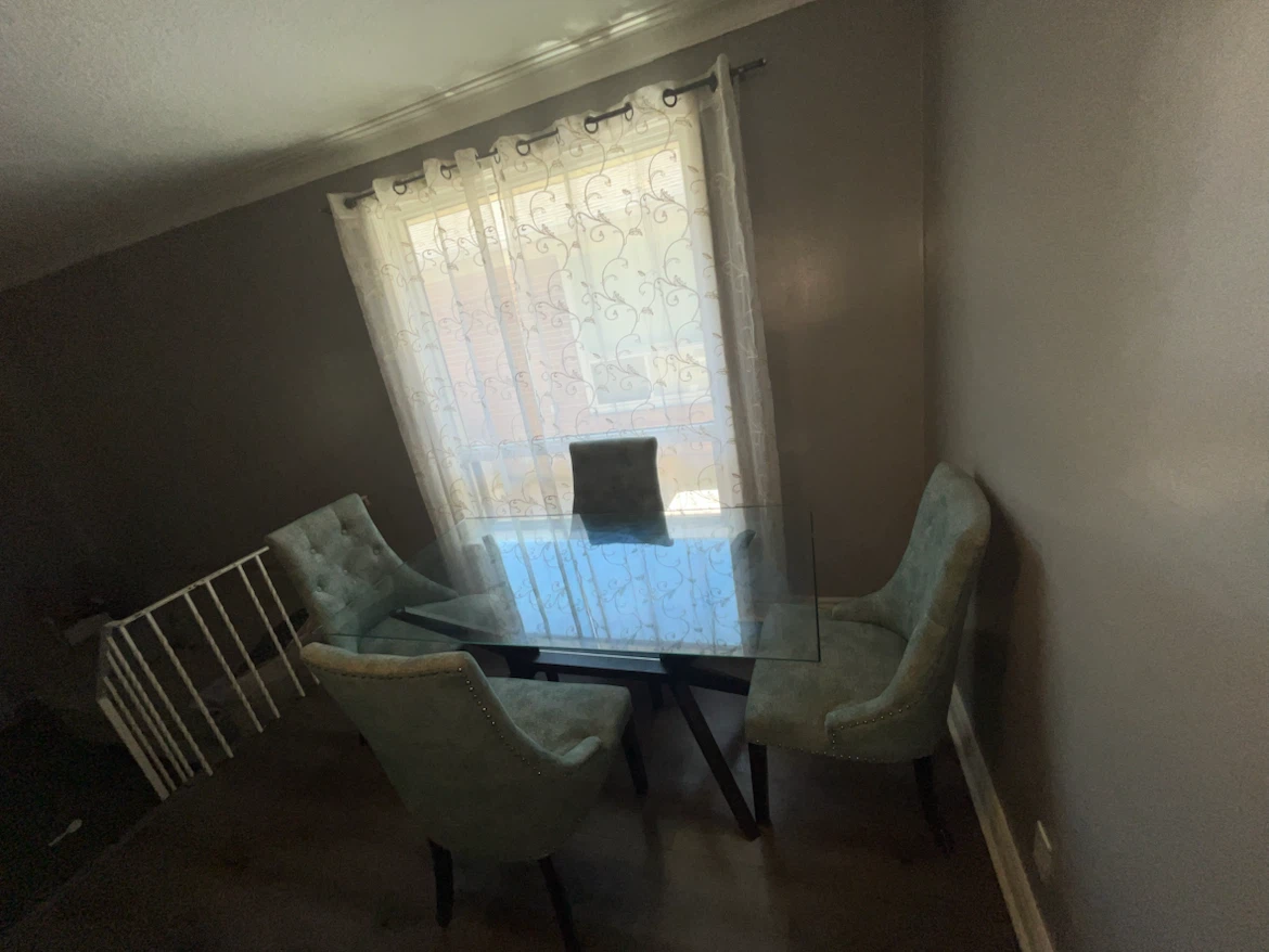 Dining table and 4 chairs