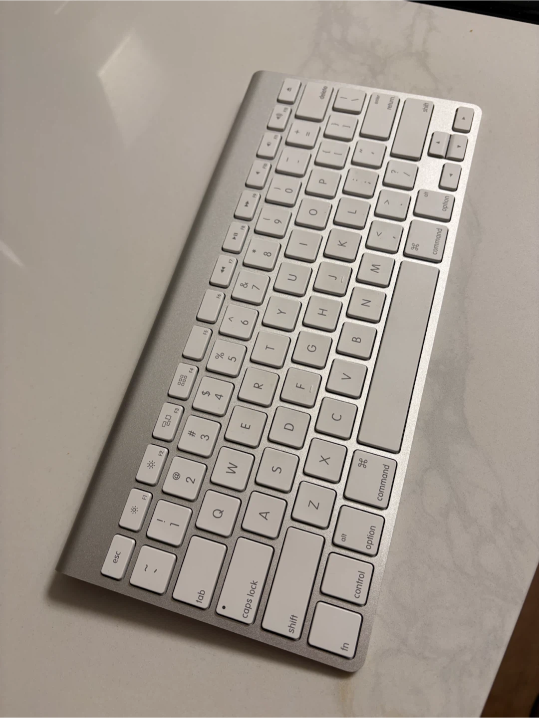 Apple Wireless Keyboard A1314
