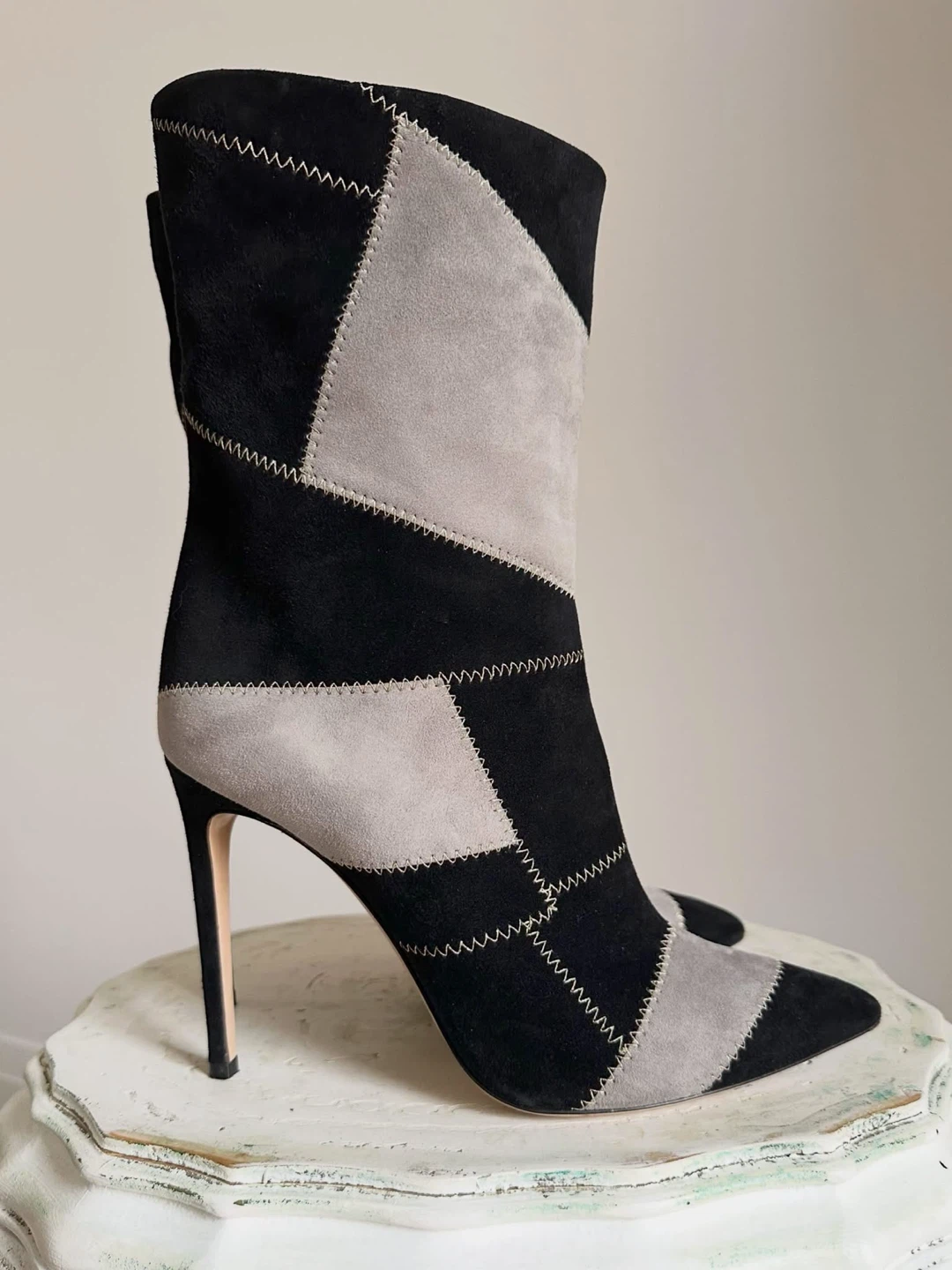 Casadei Luxury Designer Suede Booties - photo 4