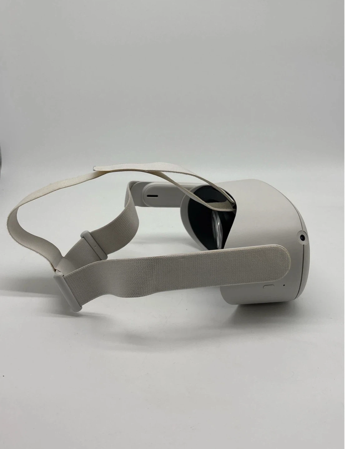 Meta Quest 2 VR Headset with Controllers - photo 5
