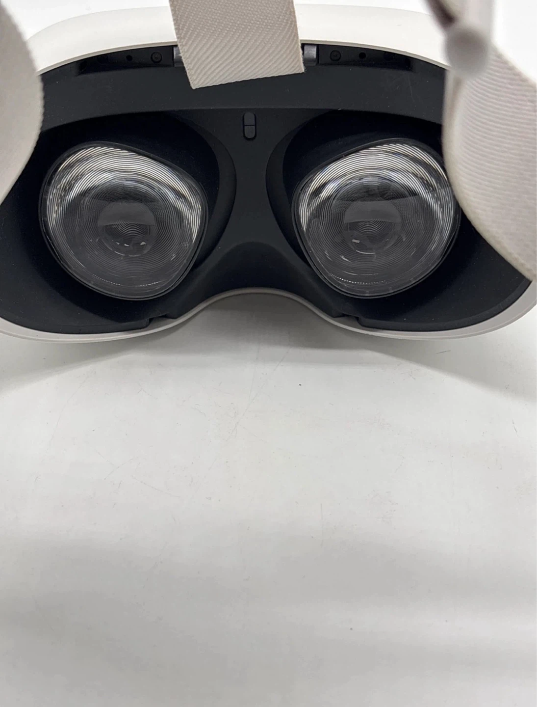 Meta Quest 2 VR Headset with Controllers - photo 2