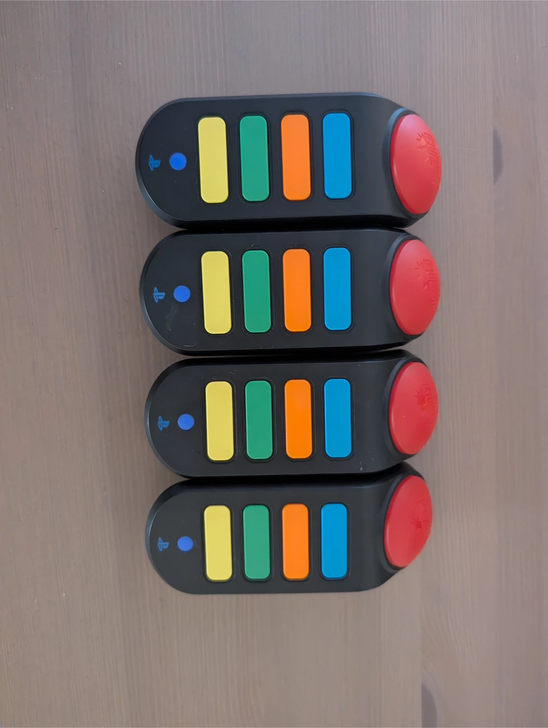 Buzz quiz world/tv 4 controllers and usb dongle