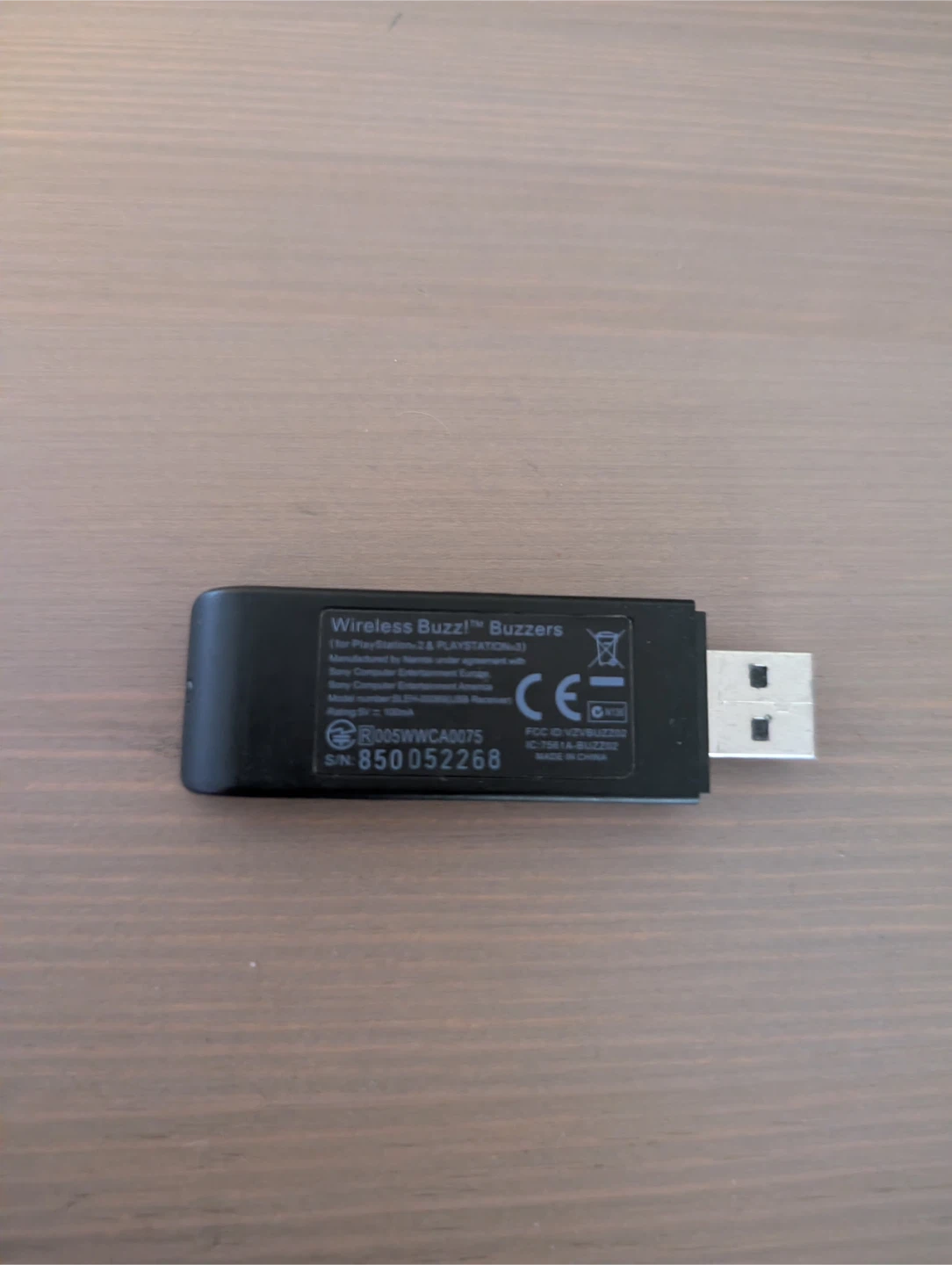 Buzz quiz world/tv 4 controllers and usb dongle - photo 4