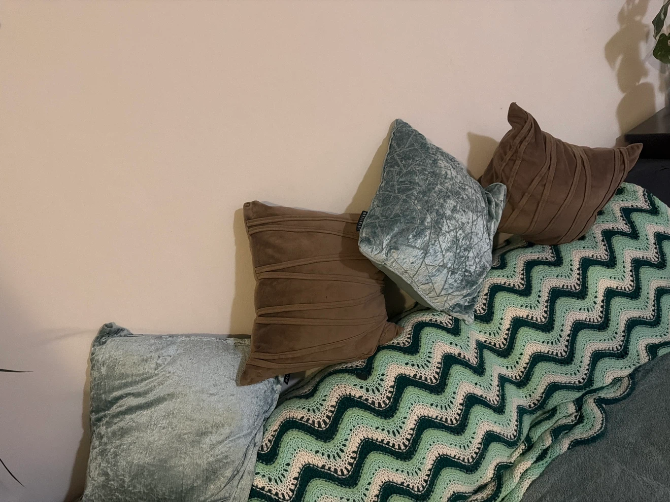 Set of 4 Decorative Throw Pillows