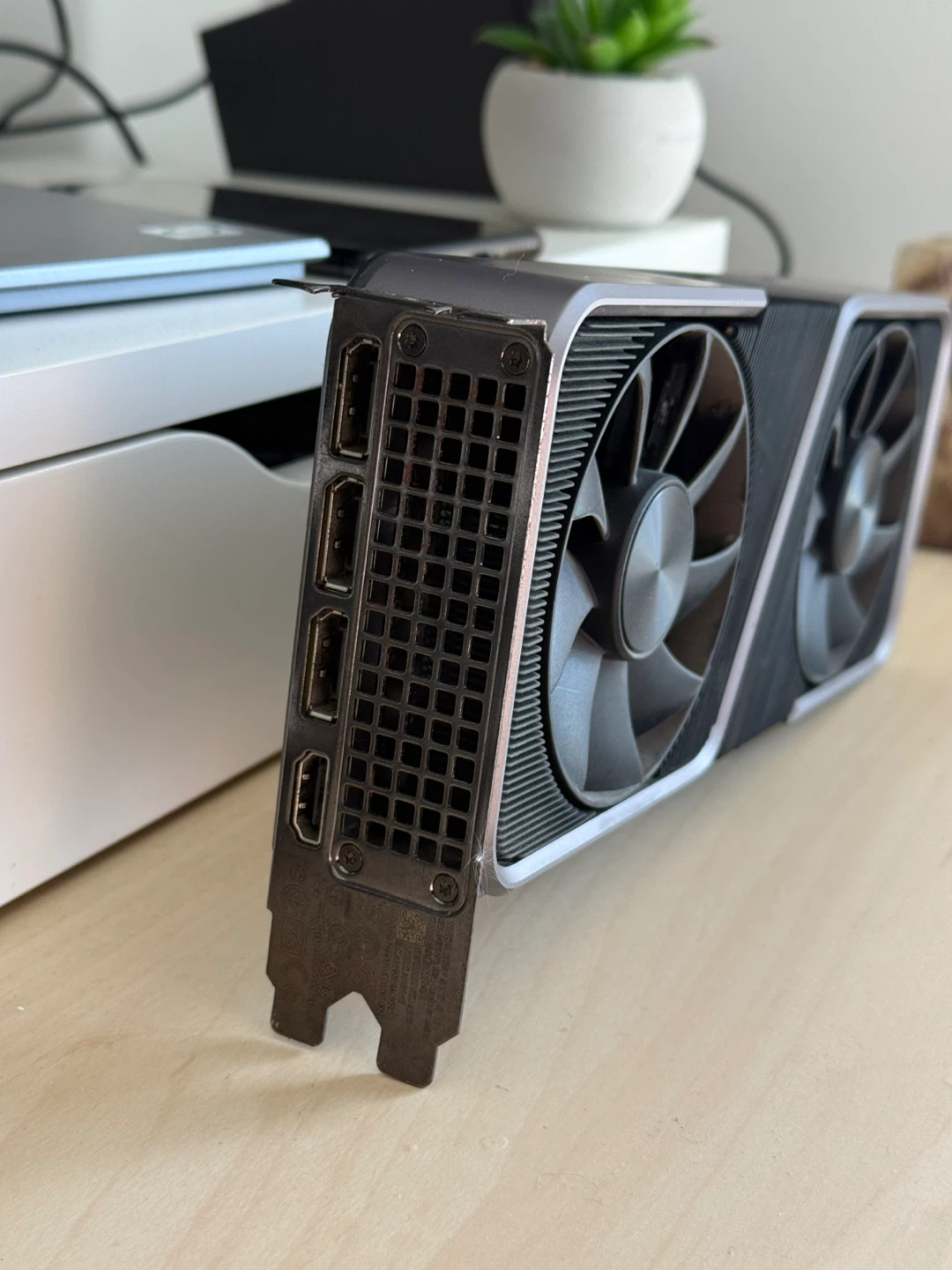 NVIDIA GeForce RTX 3070 Founders Edition - photo 2