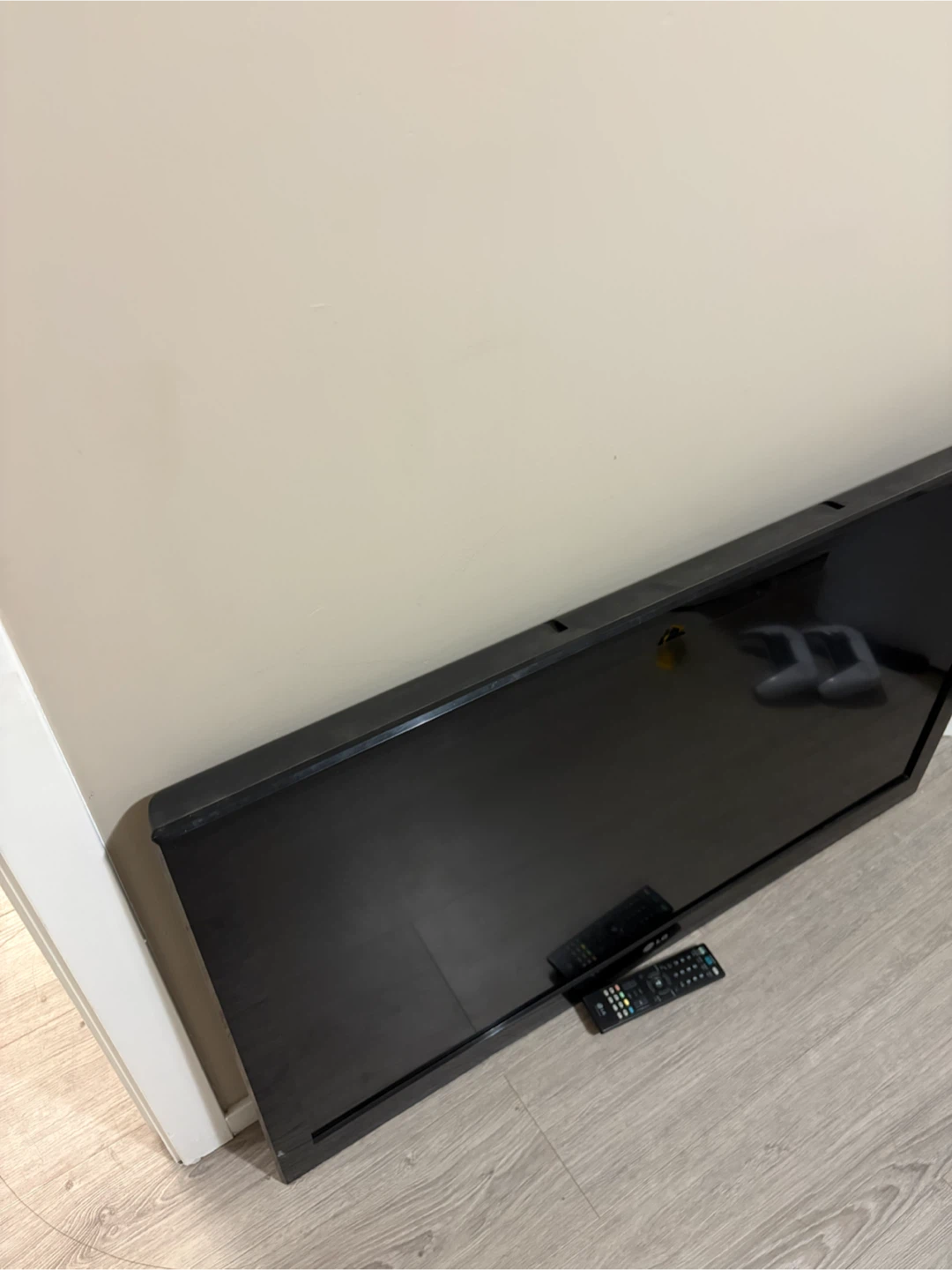 LG Television - photo 2