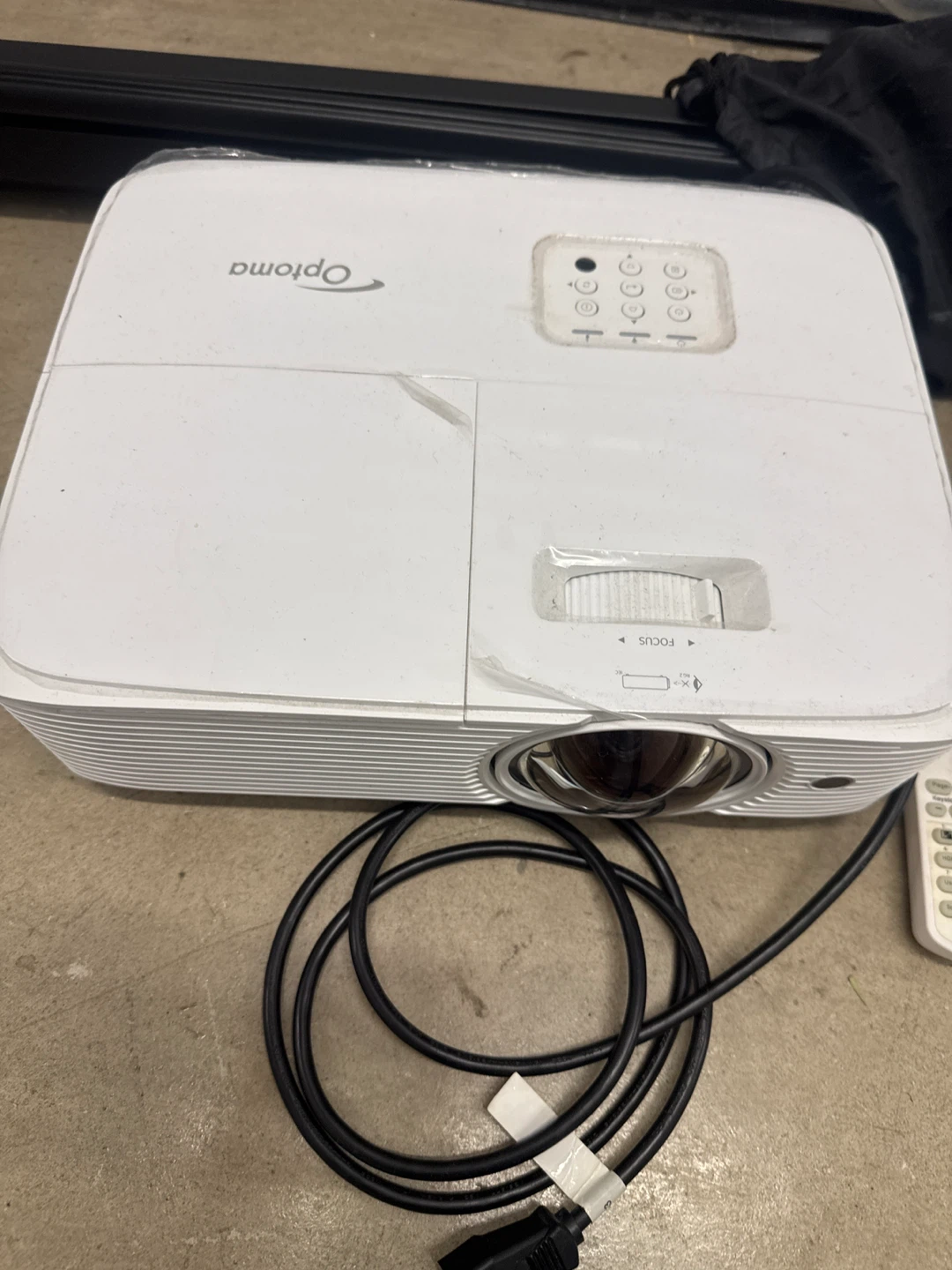 Optoma Projector and Da-Lite Tripod Screen Set
