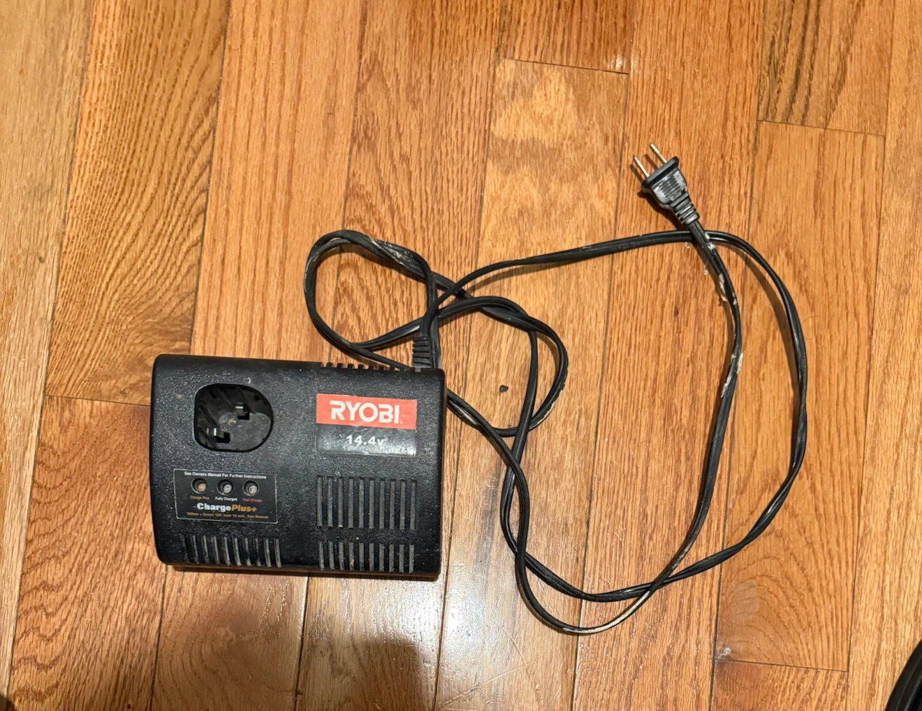 Ryobi 14.4V Battery Charger - photo 2