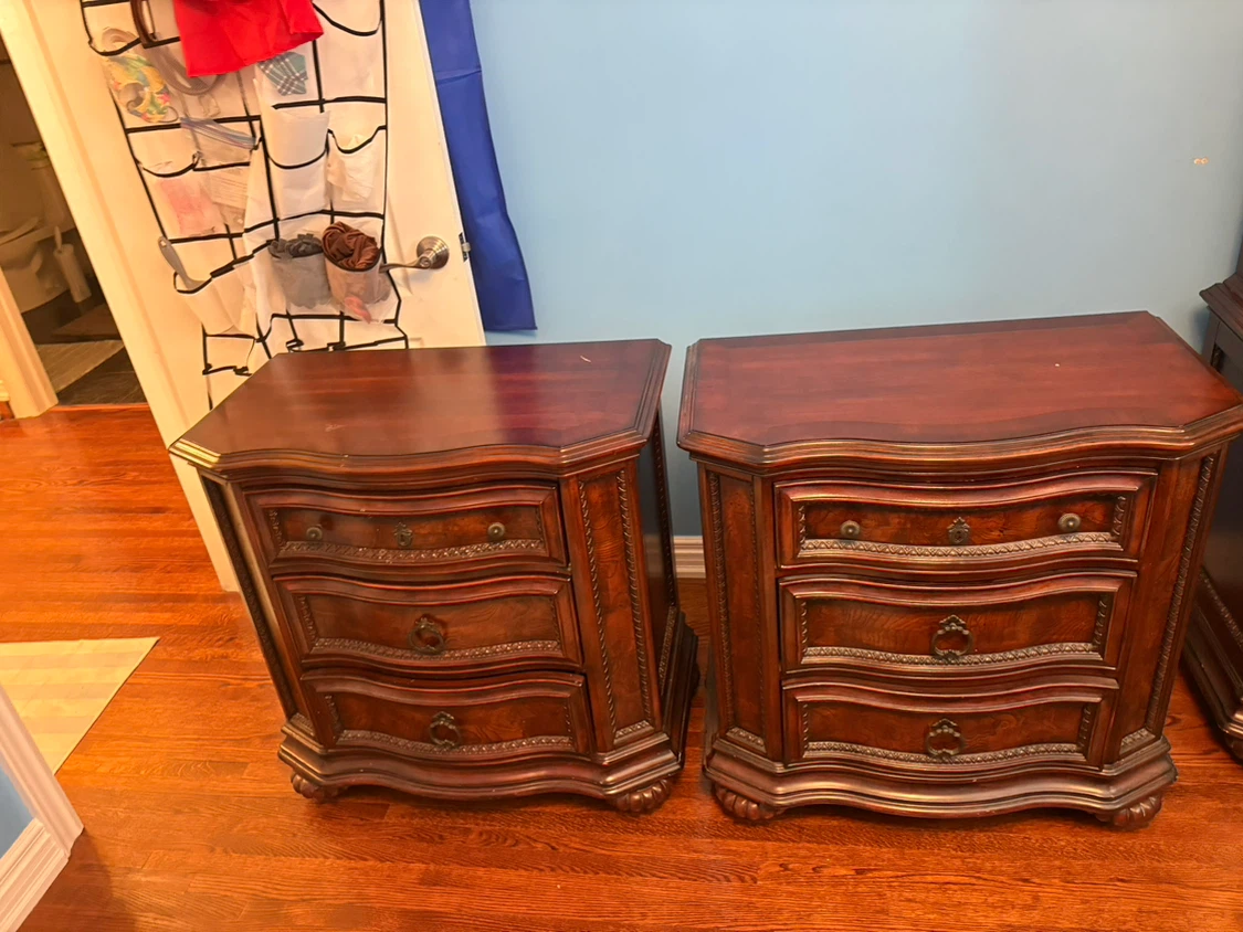 Free delivery used Two Traditional Dark Wood Nightstands - photo 2