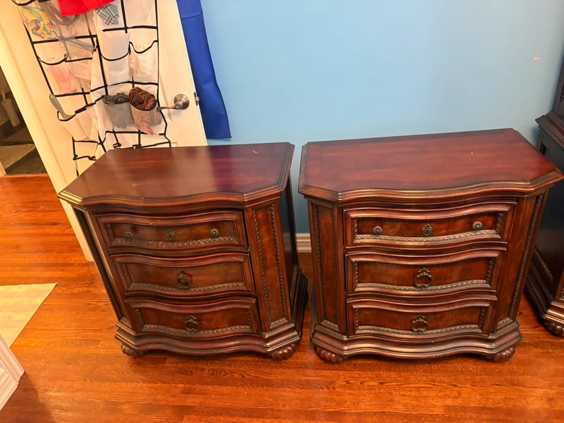 Free delivery used Two Traditional Dark Wood Nightstands - photo 3