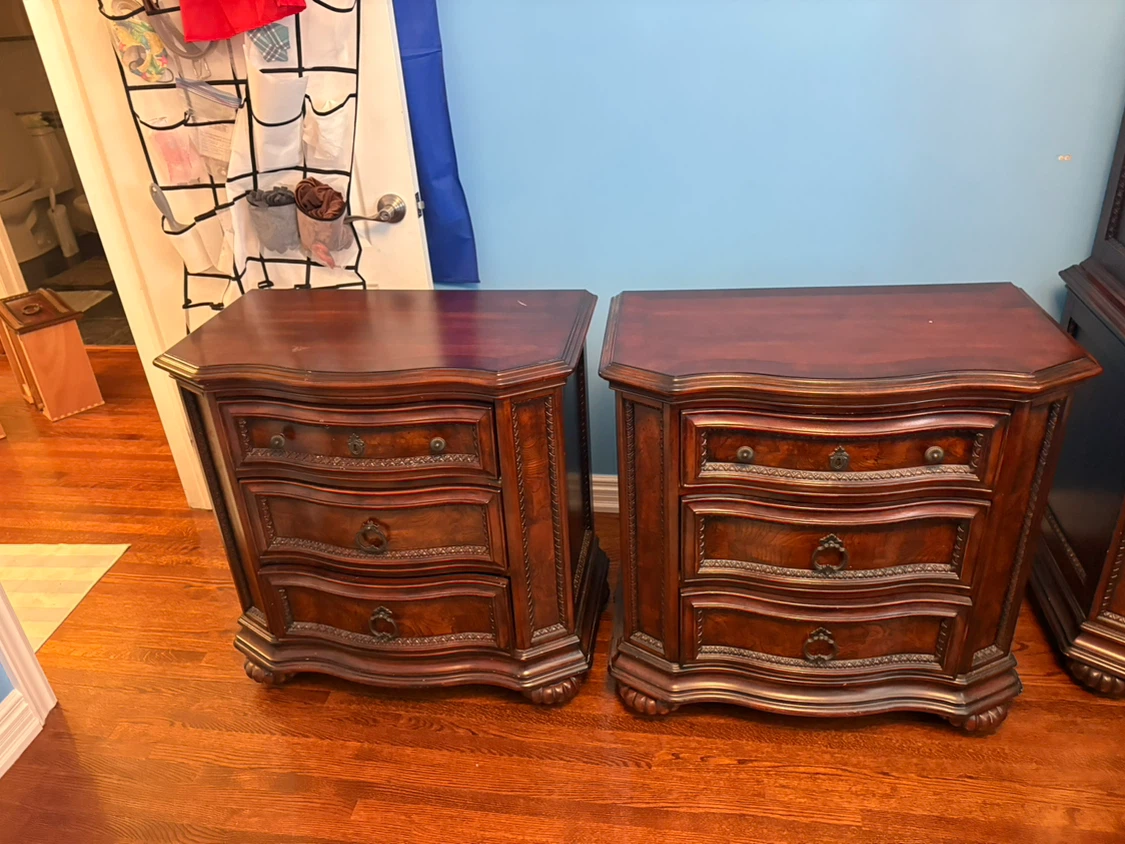 Free delivery used Two Traditional Dark Wood Nightstands - photo 4