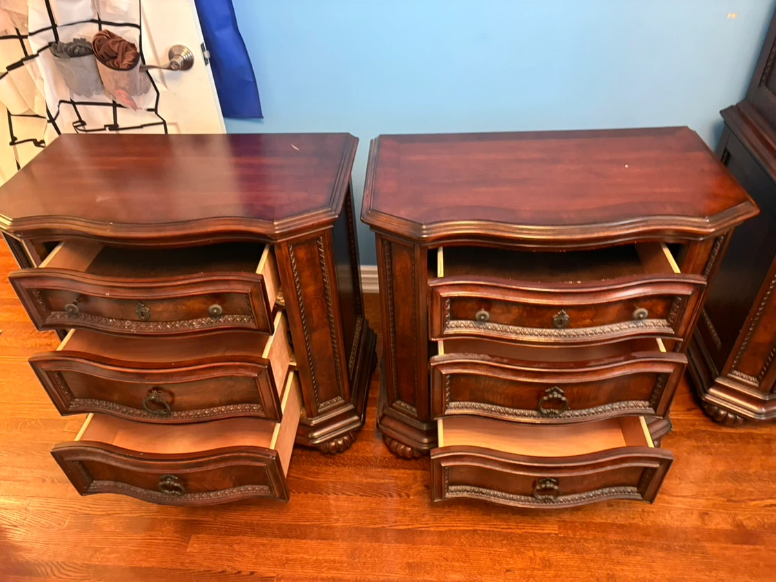 Free delivery used Two Traditional Dark Wood Nightstands - photo 5